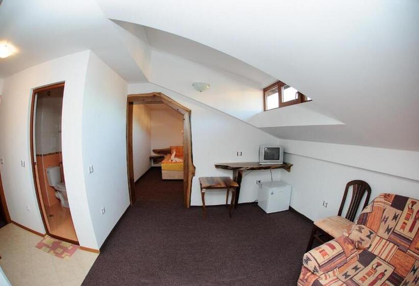 1 Bedroom Penthouse Apartment, Family Hotel Nadejda