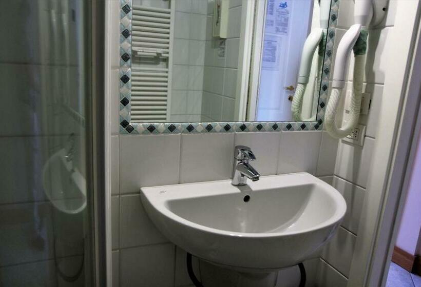 スタンダードルーム, Albergo Fiorita