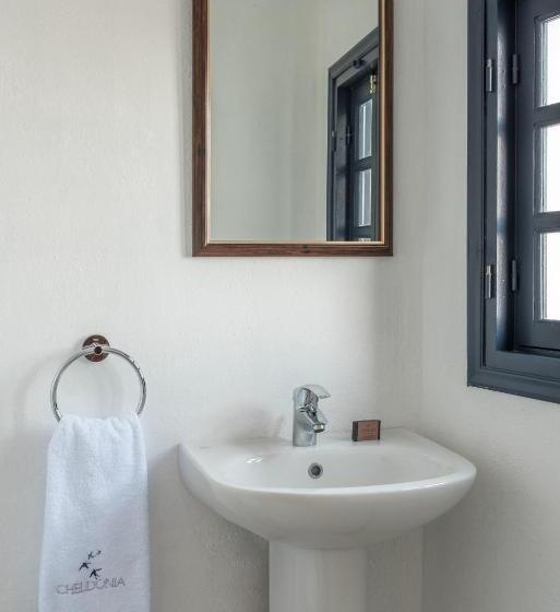 سوئیت با وان آب گرم, Chelidonia Luxury Suites