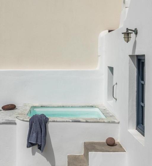 سوئیت با وان آب گرم, Chelidonia Luxury Suites