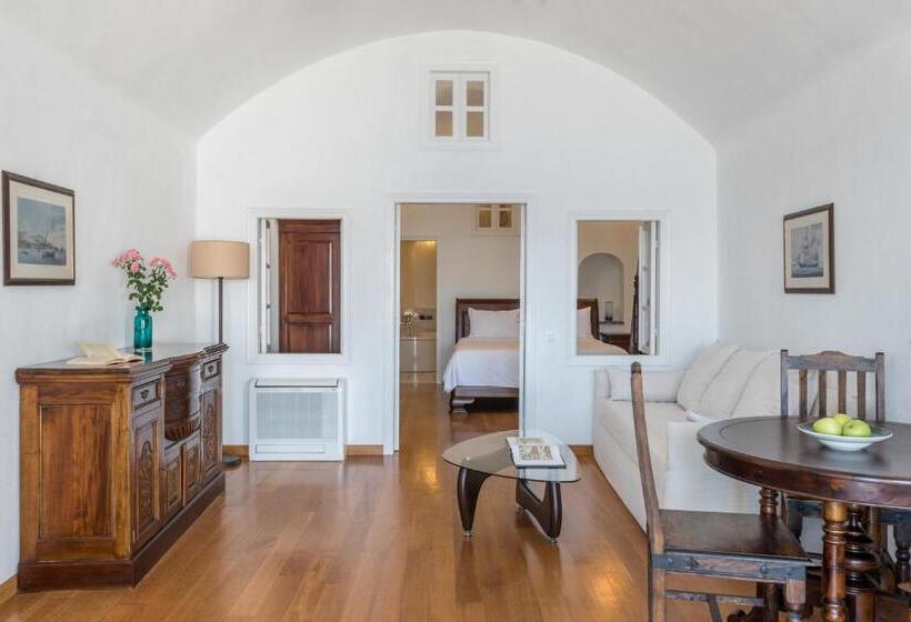 سوئیت با وان آب گرم, Chelidonia Luxury Suites