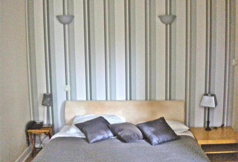 Номер Комфорт, L'hôtel Du Périgord