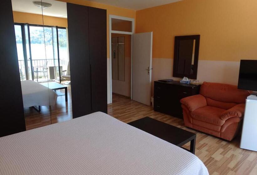 Номер Deluxe Вид на Озеро, Swiss Lodge Nassa Garni