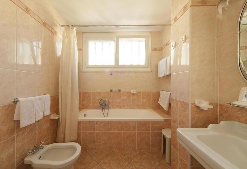 スタンダードトリプルルーム, Swiss Lodge Nassa Garni