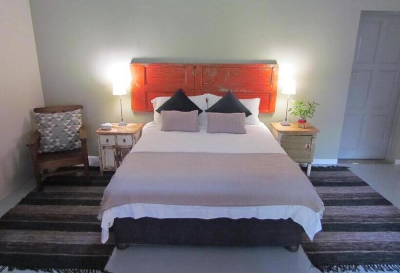 Семейный Номер Вид на Сад, Caledon 31