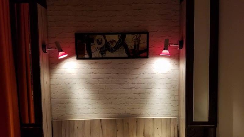 اتاق اکونومی, Nona's Guest House