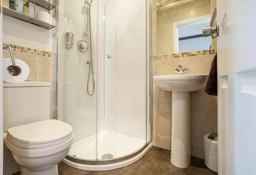 Standard-huone, Norwood House