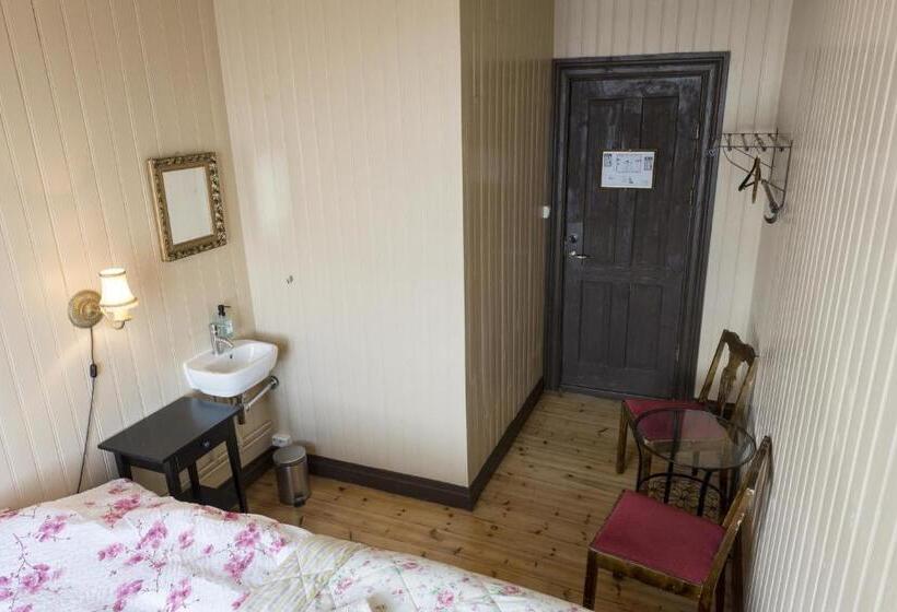 اتاق استاندارد با سرویس بهداشتی مشترک, Einarshúsid Guesthouse