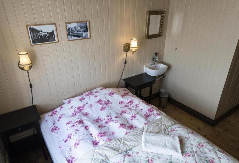 اتاق استاندارد با سرویس بهداشتی مشترک, Einarshúsid Guesthouse