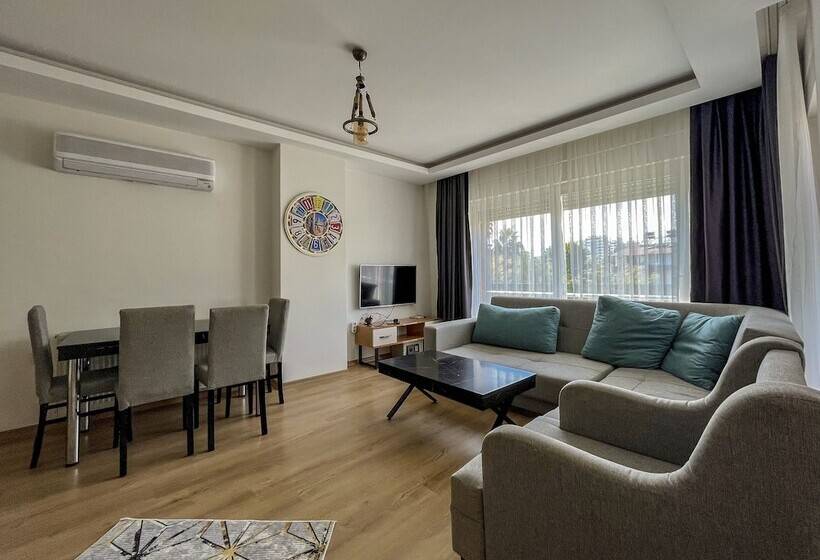اتاق خانوادگی, Livia Luxury Apart