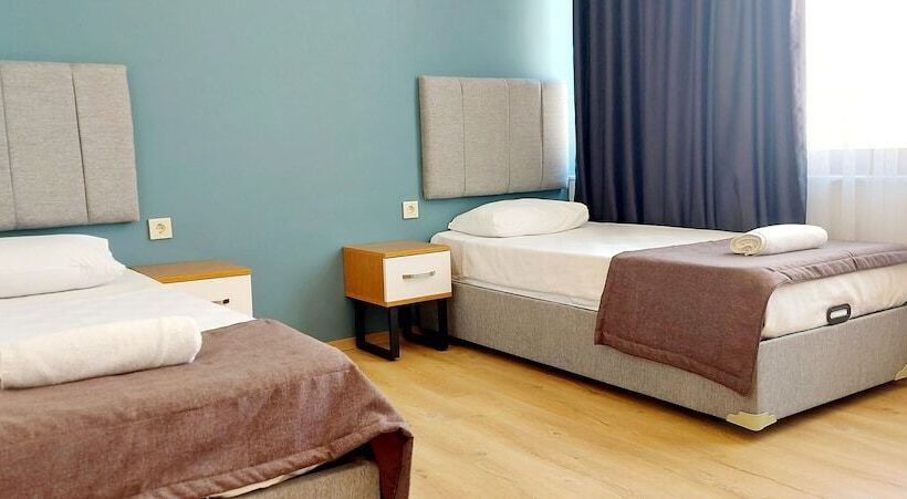 اتاق خانوادگی, Livia Luxury Apart