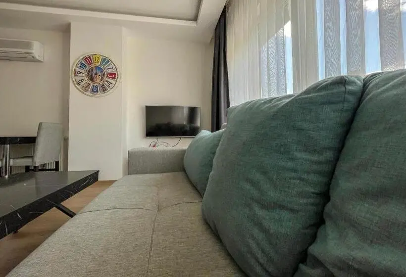 آپارتمان 1 خوابه با چشم‌انداز, Livia Luxury Apart