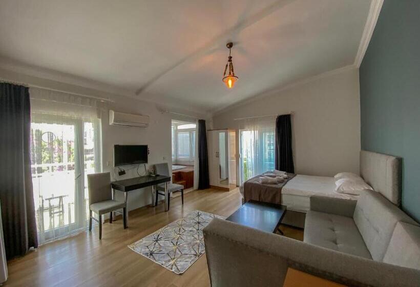 سوییت لوکس, Livia Luxury Apart