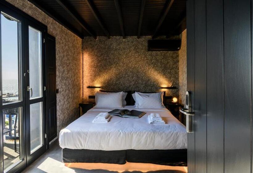 Номер Deluxe Вид на Море с Балконом, She Mykonos Boutique