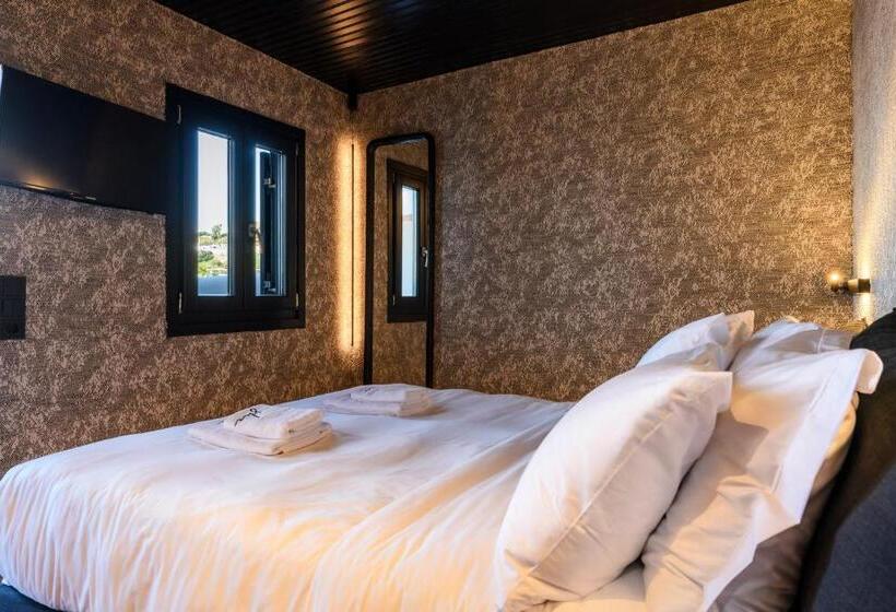 Номер Deluxe, She Mykonos Boutique