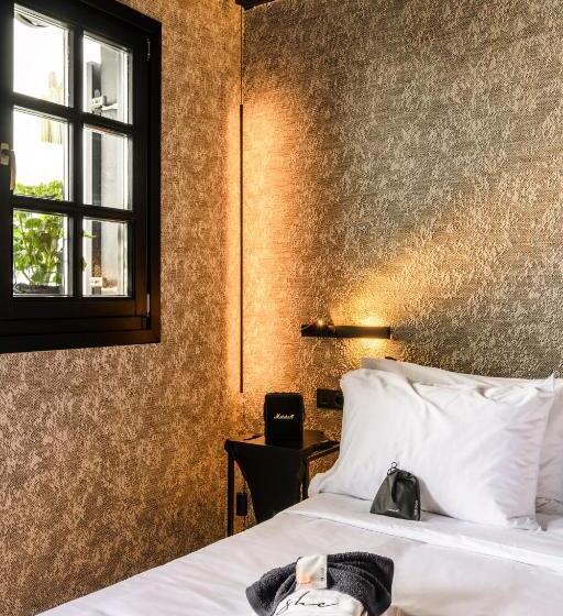 Номер Стандарт Вид на Бассейн, She Mykonos Boutique