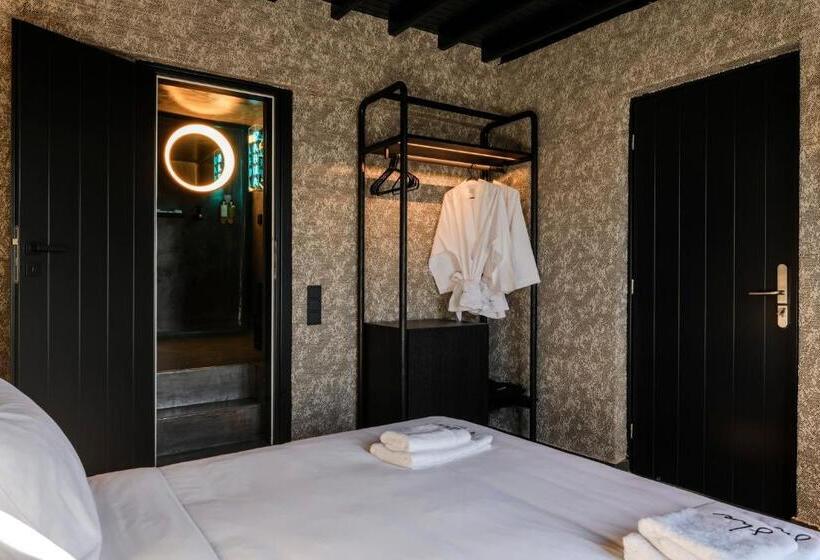 Номер Стандарт Вид на Бассейн, She Mykonos Boutique