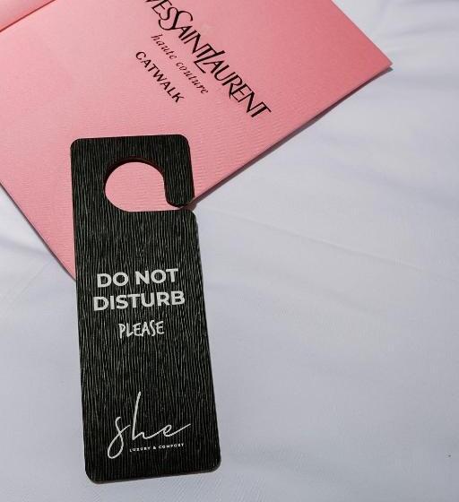 Номер Стандарт Вид на Бассейн, She Mykonos Boutique