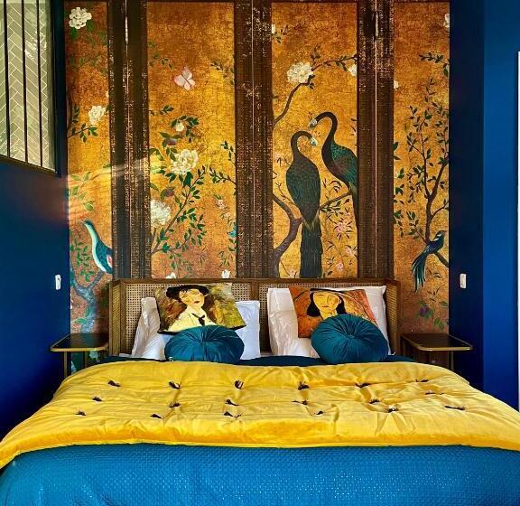 Семейный Номер, Aux Jolies Sources