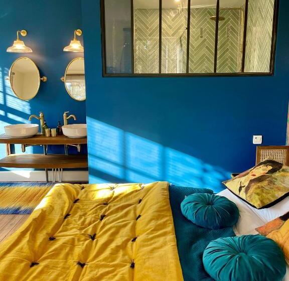 Семейный Номер, Aux Jolies Sources