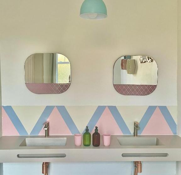 Номер Стандарт, Aux Jolies Sources