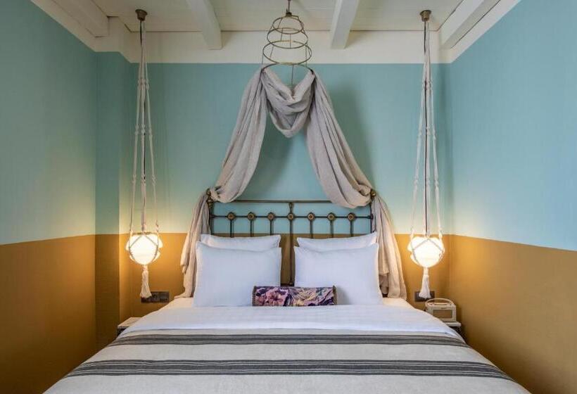 풀장 전망 스위트, Communal Hotel Telavi