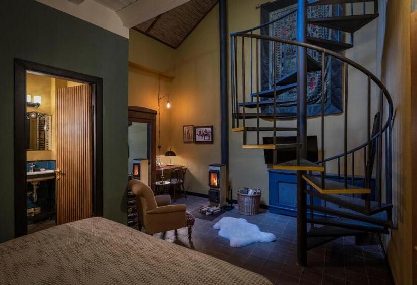 سوئیت با وان آب گرم, Communal Hotel Telavi