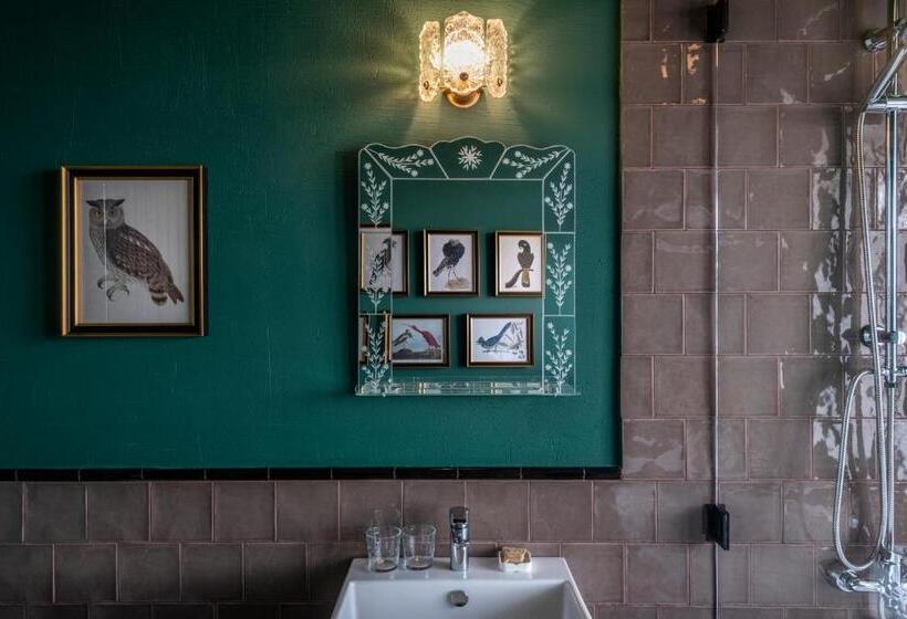 سوئیت با بالکن, Communal Hotel Telavi