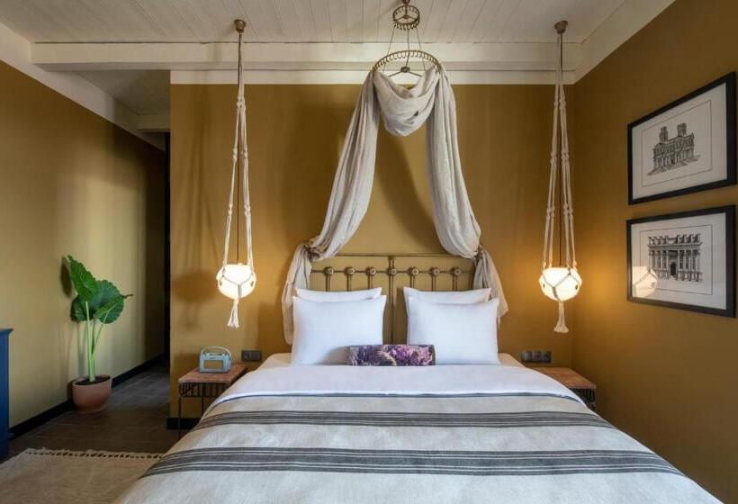 발코니가 있는 스위트, Communal Hotel Telavi