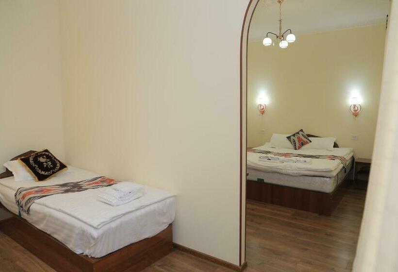 Chambre Triple Standard, Eshoni Pir Boutique