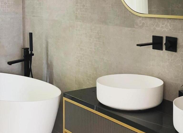 Suite with lake view, Luxury Suites Rocopom Lake Front