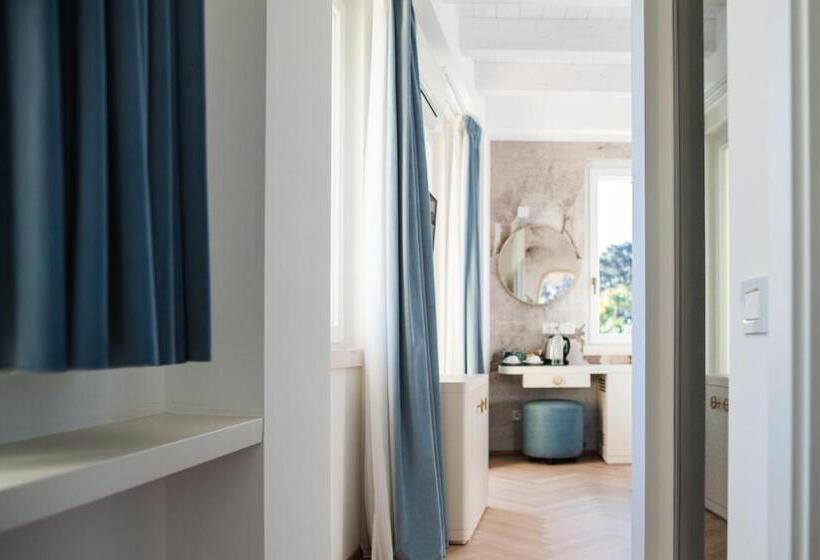 Номер Deluxe с Балконом, Luxury Suites Rocopom Lake Front