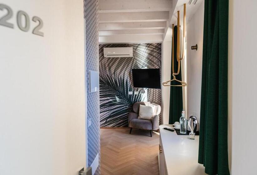 Номер Стандарт Вид на Озеро, Luxury Suites Rocopom Lake Front