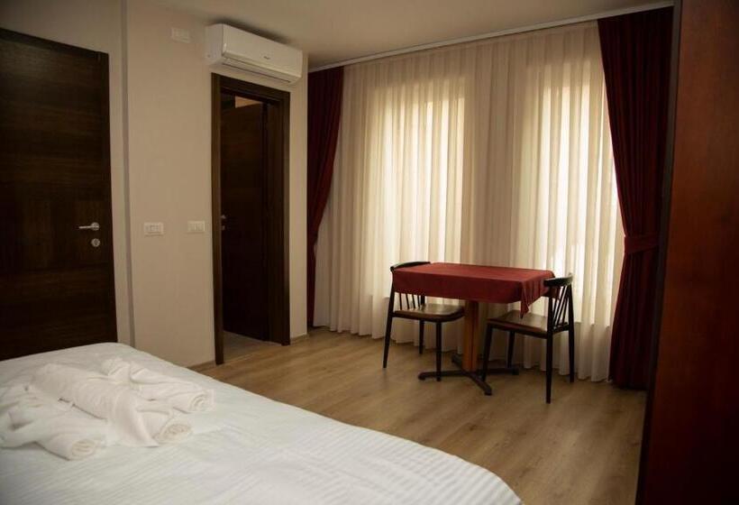 اتاق لوکس, Oferta