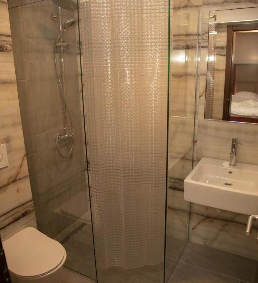 اتاق لوکس, Oferta