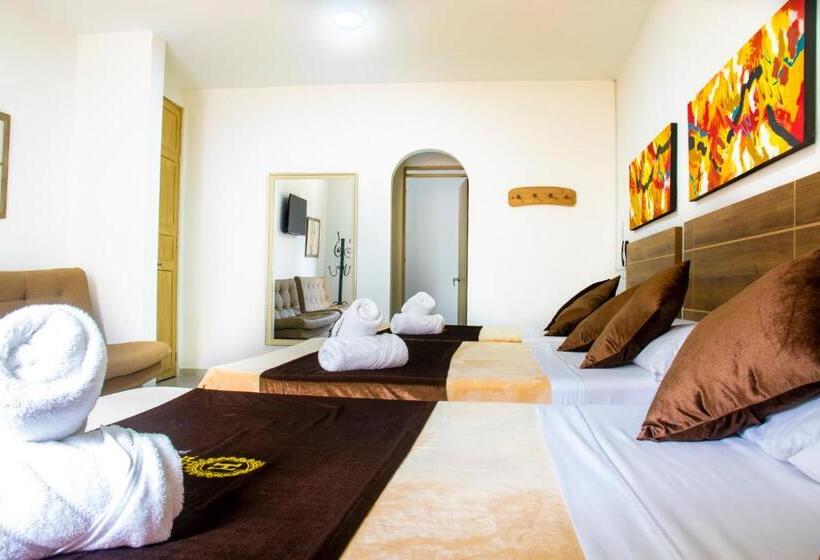 اتاق راحتی سه تخته, Plaza Real