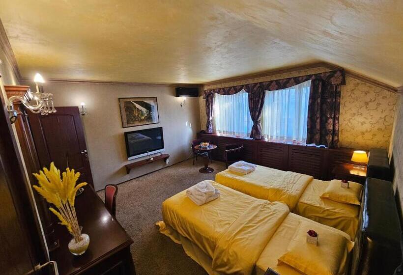 اتاق لوکس, Vila Geppetto