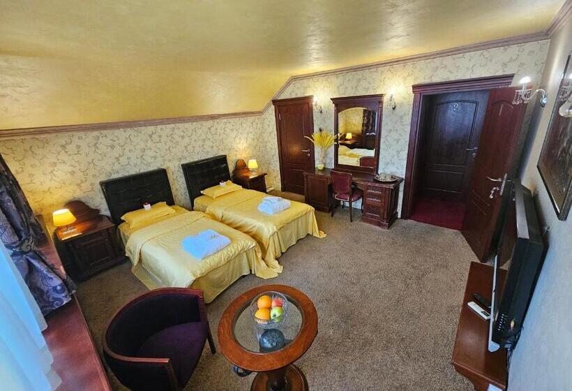 اتاق لوکس, Vila Geppetto