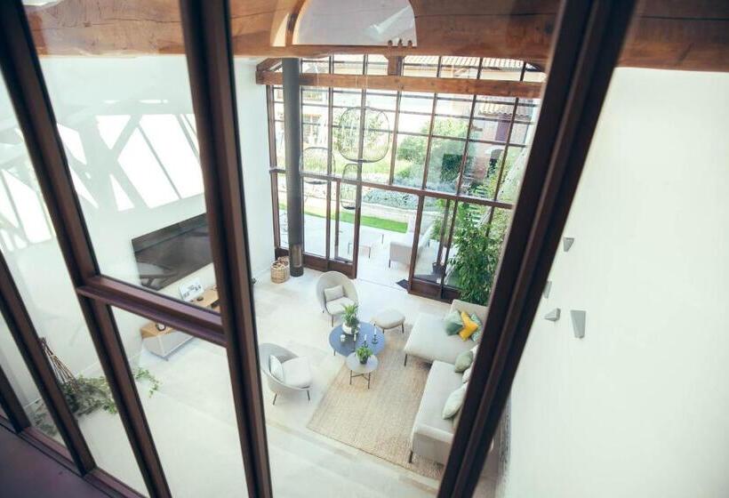 Семейное Студио, Le Relais De La Godasse