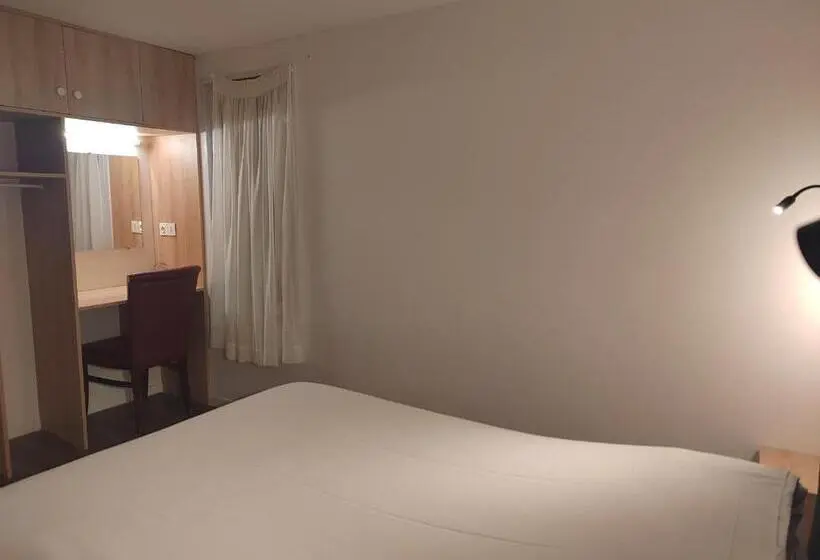 スタンダードトリプルルーム, Fasthotel Paris Ouest Bouafle