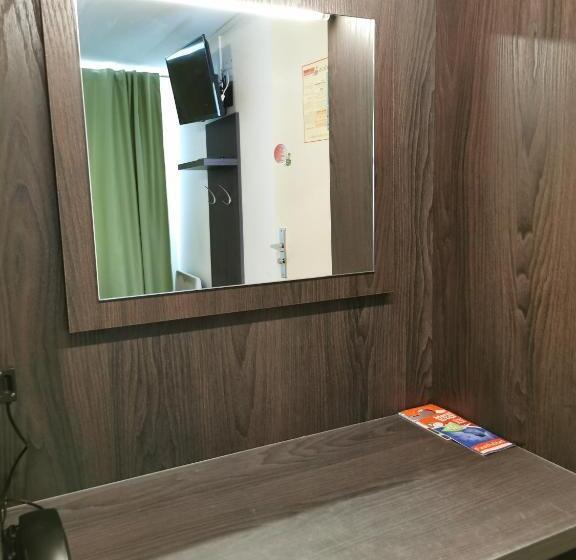 Номер Стандарт, Fasthotel Paris Ouest Bouafle
