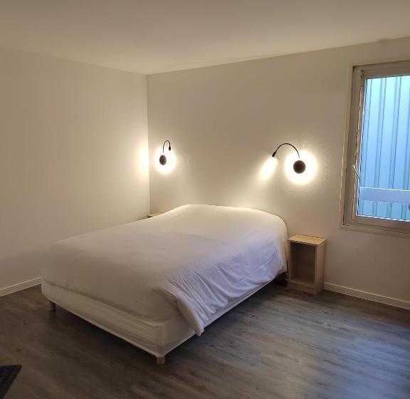 Номер Стандарт Трехместный, Fasthotel Paris Ouest Bouafle