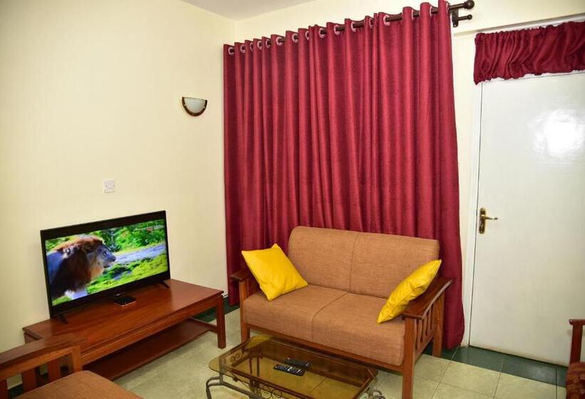 سوییت جونیور با بالکن, Klique