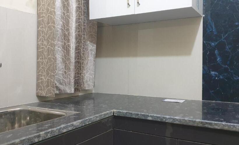 Номер Economy, Maple Leaf