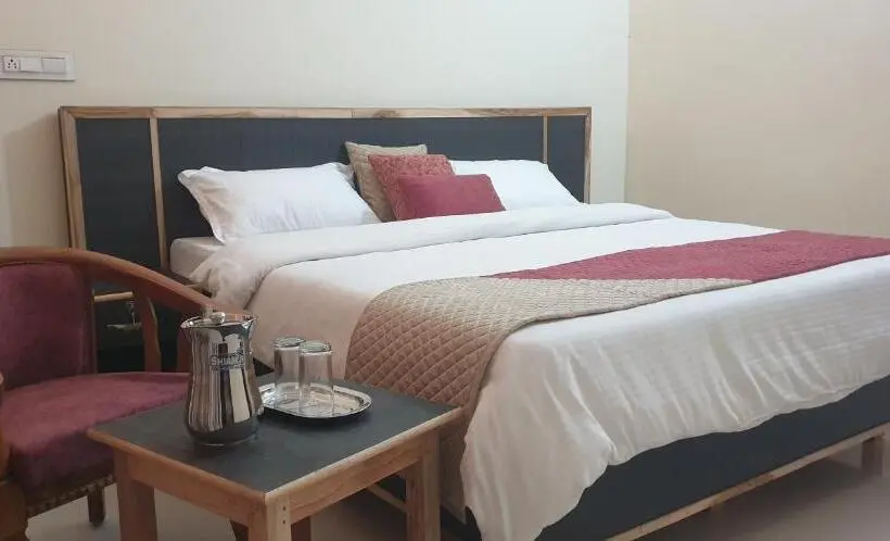 Economy Kamer, Maple Leaf