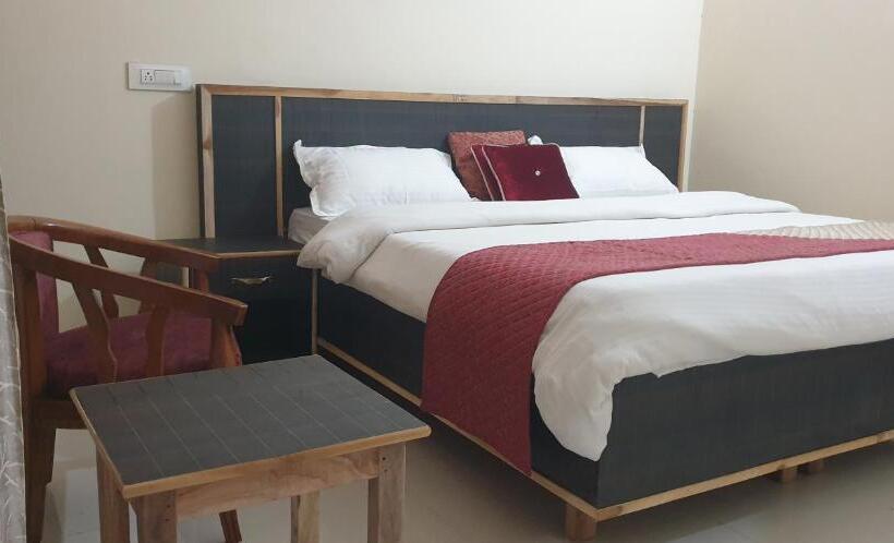 Номер Стандарт, Maple Leaf