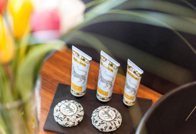 اتاق استاندارد با وان آب گرم, Miceli Exclusive Suite