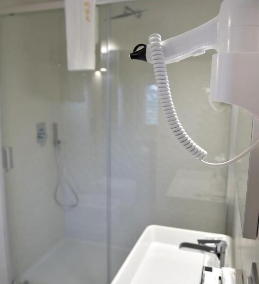 اتاق استاندارد چهار تخته, B&b Gda