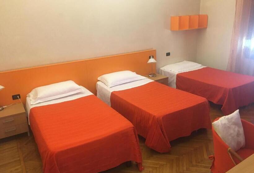 اتاق استاندارد سه نفره, Affittacamere Accasa