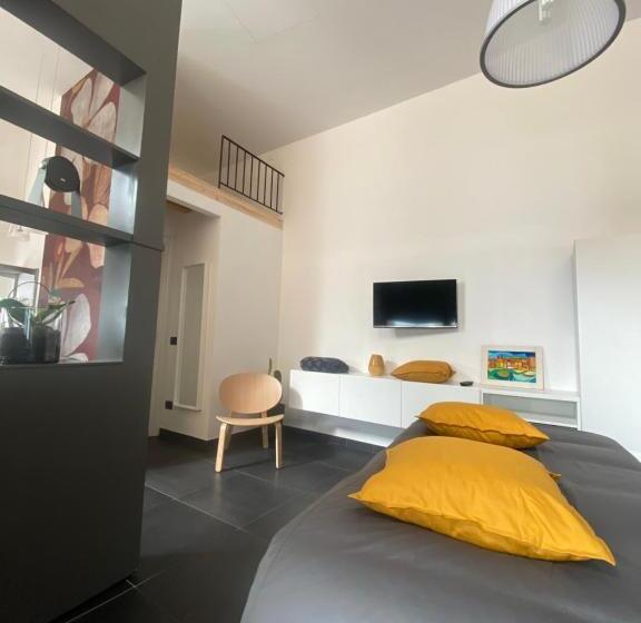 غرفة قياسية, Fashionhouse